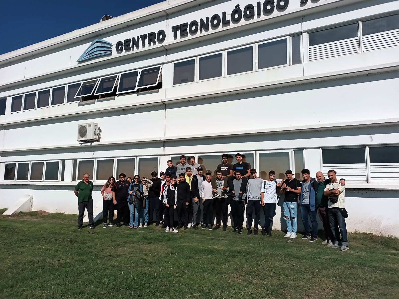 Visita de escuelas técnicas al Centro Tecnológico José Censabella